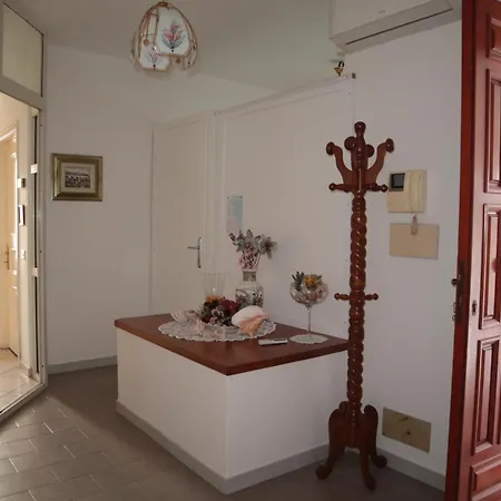 Via Oristano شقة *
