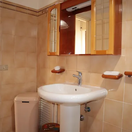 Via Oristano Будони